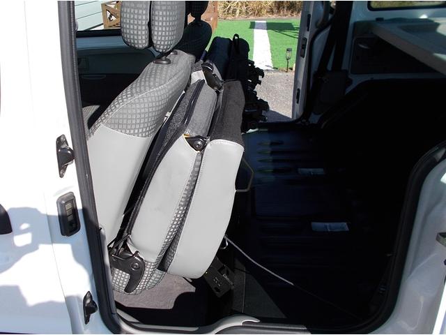 カングー １．６　最終モデル　グラシエ白　タイベル交換済み　ノワールカスタム　オプションルーフレール　両側スライドドア　ダブルバックドア　オーバーヘッドコンソール　社外ＣＤオーディオ　デジタルインナーミラー　キーレス（49枚目）