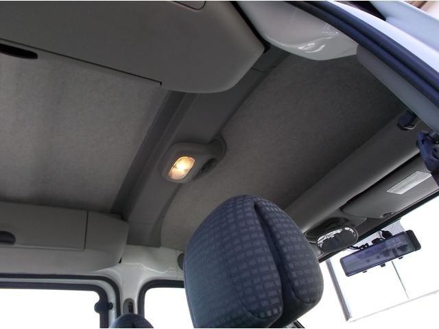 カングー １．６　最終モデル　グラシエ白　タイベル交換済み　ノワールカスタム　オプションルーフレール　両側スライドドア　ダブルバックドア　オーバーヘッドコンソール　社外ＣＤオーディオ　デジタルインナーミラー　キーレス（50枚目）