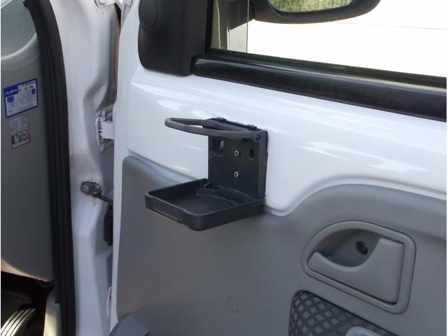 カングー １．６　最終モデル　グラシエ白　タイベル交換済み　ノワールカスタム　オプションルーフレール　両側スライドドア　ダブルバックドア　オーバーヘッドコンソール　社外ＣＤオーディオ　デジタルインナーミラー　キーレス（53枚目）