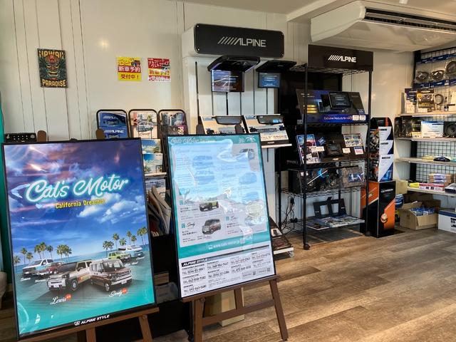 ハイエースバン スーパーＧＬ　ダークプライムＩＩ　Ｃａｌ’ｓＭｏｔｏｒプロデュース　ＣＡＲＩＣＡ　ユーロスタイル　ベットキット付き　純正ナビ　バックカメラ　ＥＴＣ　カーフィルム５面　ＴＲＤ（１５インチアルミホイール）　純正スチールホイール付き（6枚目）