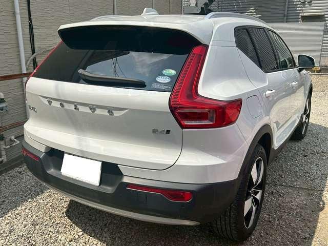 ＸＣ４０ Ｂ４　ＡＷＤ　モメンタム　４ＷＤ　ドライブレコーダー　ＥＴＣ　全周囲カメラ　クリアランスソナー　オートクルーズコントロール　レーンアシスト　パワーシート　衝突被害軽減システム　ナビ　ＴＶ　ＬＥＤヘッドランプ　アルミホイール（3枚目）