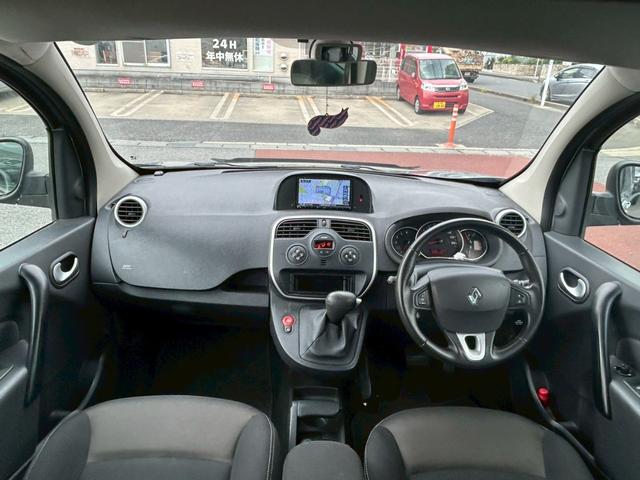 カングー パナシェ　バックカメラ　ナビ　ＴＶ　両側スライドドア　キーレスエントリー　電動格納ミラー　ＡＴ　ルーフレール　ＣＤ　ＵＳＢ　Ｂｌｕｅｔｏｏｔｈ　盗難防止システム　ＡＢＳ　ＥＳＣ　エアコン　パワーステアリング（4枚目）