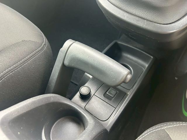 カングー パナシェ　バックカメラ　ナビ　ＴＶ　両側スライドドア　キーレスエントリー　電動格納ミラー　ＡＴ　ルーフレール　ＣＤ　ＵＳＢ　Ｂｌｕｅｔｏｏｔｈ　盗難防止システム　ＡＢＳ　ＥＳＣ　エアコン　パワーステアリング（15枚目）