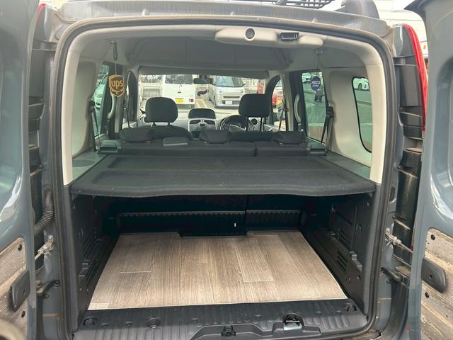 カングー パナシェ　バックカメラ　ナビ　ＴＶ　両側スライドドア　キーレスエントリー　電動格納ミラー　ＡＴ　ルーフレール　ＣＤ　ＵＳＢ　Ｂｌｕｅｔｏｏｔｈ　盗難防止システム　ＡＢＳ　ＥＳＣ　エアコン　パワーステアリング（19枚目）