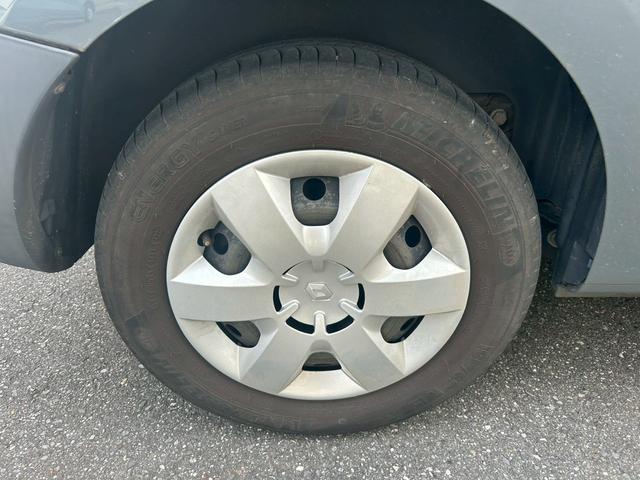 カングー パナシェ　バックカメラ　ナビ　ＴＶ　両側スライドドア　キーレスエントリー　電動格納ミラー　ＡＴ　ルーフレール　ＣＤ　ＵＳＢ　Ｂｌｕｅｔｏｏｔｈ　盗難防止システム　ＡＢＳ　ＥＳＣ　エアコン　パワーステアリング（20枚目）