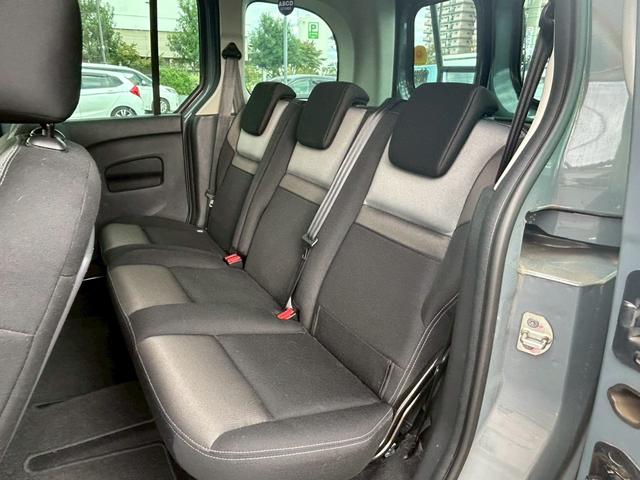 カングー パナシェ　バックカメラ　ナビ　ＴＶ　両側スライドドア　キーレスエントリー　電動格納ミラー　ＡＴ　ルーフレール　ＣＤ　ＵＳＢ　Ｂｌｕｅｔｏｏｔｈ　盗難防止システム　ＡＢＳ　ＥＳＣ　エアコン　パワーステアリング（23枚目）