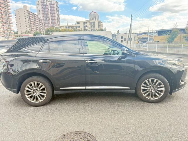 ハリアー エレガンス　ＥＴＣ　バックカメラ　クリアランスソナー　オートクルーズコントロール　ナビ　ＴＶ　スマートキー　アイドリングストップ　電動格納ミラー　ＣＶＴ　盗難防止システム　衝突安全ボディ　ＡＢＳ　ＥＳＣ　エアコン（17枚目）