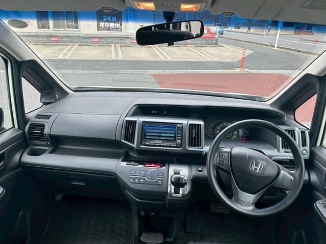 ステップワゴン L ETC バックカメラ ナビ TV 両側電動スライドドア オートライト HID スマートキー 電動格納ミラー 3列シート ウォークスルー CVT 盗難防止システム 衝突安全ボディ ABS エアコン(4枚目)