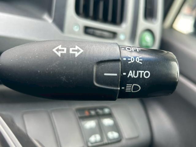 ステップワゴン L ETC バックカメラ ナビ TV 両側電動スライドドア オートライト HID スマートキー 電動格納ミラー 3列シート ウォークスルー CVT 盗難防止システム 衝突安全ボディ ABS エアコン(16枚目)