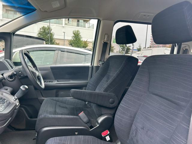 ステップワゴン L ETC バックカメラ ナビ TV 両側電動スライドドア オートライト HID スマートキー 電動格納ミラー 3列シート ウォークスルー CVT 盗難防止システム 衝突安全ボディ ABS エアコン(19枚目)