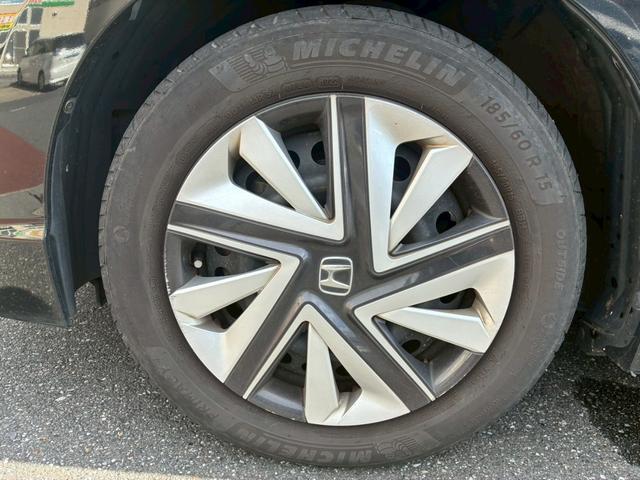 シャトル ハイブリッドＸ　ドライブレコーダー　ＥＴＣ　バックカメラ　ナビ　オートクルーズコントロール　ＬＥＤヘッドランプ　スマートキー　アイドリングストップ　電動格納ミラー　ＡＴ　盗難防止システム　衝突安全ボディ　ＡＢＳ（5枚目）