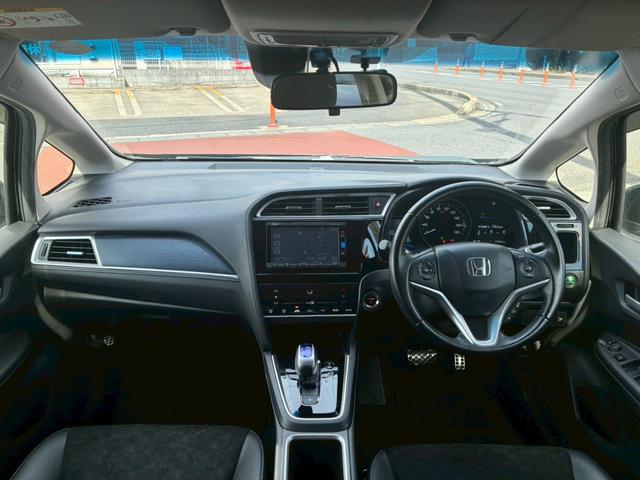 シャトル ハイブリッドＸ　ドライブレコーダー　ＥＴＣ　バックカメラ　ナビ　オートクルーズコントロール　ＬＥＤヘッドランプ　スマートキー　アイドリングストップ　電動格納ミラー　ＡＴ　盗難防止システム　衝突安全ボディ　ＡＢＳ（6枚目）