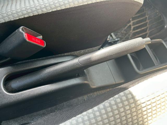 アルト Ｌ　ドライブレコーダー　キーレスエントリー　アイドリングストップ　シートヒーター　ＣＶＴ　盗難防止システム　ＡＢＳ　ＥＳＣ　ＣＤ　ミュージックプレイヤー接続可　衝突安全ボディ　エアコン　パワーステアリング（9枚目）