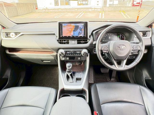 ＲＡＶ４ Ｇ　４ＷＤ　ドライブレコーダー　ＥＴＣ　バックカメラ　クリアランスソナー　オートクルーズコントロール　レーンアシスト　パワーシート　衝突被害軽減システム　ナビ　ＴＶ　オートマチックハイビーム　オートライト（2枚目）