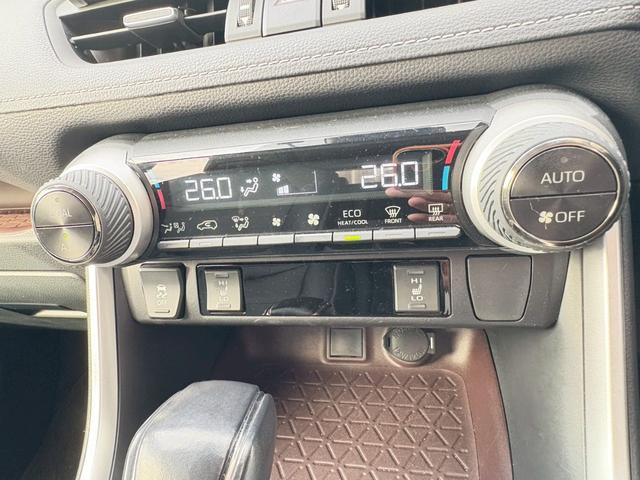 ＲＡＶ４ Ｇ　４ＷＤ　ドライブレコーダー　ＥＴＣ　バックカメラ　クリアランスソナー　オートクルーズコントロール　レーンアシスト　パワーシート　衝突被害軽減システム　ナビ　ＴＶ　オートマチックハイビーム　オートライト（10枚目）