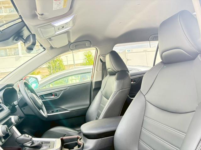 ＲＡＶ４ Ｇ　４ＷＤ　ドライブレコーダー　ＥＴＣ　バックカメラ　クリアランスソナー　オートクルーズコントロール　レーンアシスト　パワーシート　衝突被害軽減システム　ナビ　ＴＶ　オートマチックハイビーム　オートライト（24枚目）