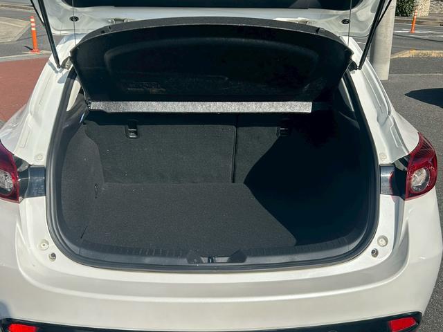 アクセラスポーツ ＸＤ　ＥＴＣ　バックカメラ　ナビ　ＴＶ　オートクルーズコントロール　レーンアシスト　衝突被害軽減システム　アルミホイール　オートライト　ＨＩＤ　サンルーフ　スマートキー　アイドリングストップ　シートヒーター（4枚目）