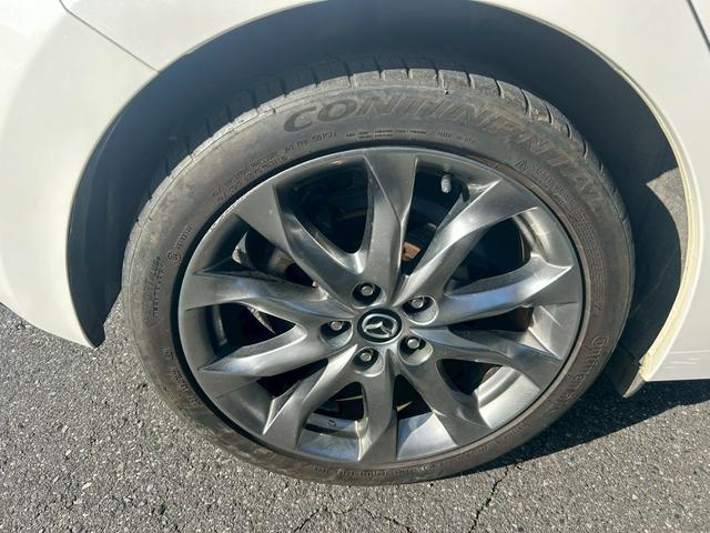 アクセラスポーツ ＸＤ　ＥＴＣ　バックカメラ　ナビ　ＴＶ　オートクルーズコントロール　レーンアシスト　衝突被害軽減システム　アルミホイール　オートライト　ＨＩＤ　サンルーフ　スマートキー　アイドリングストップ　シートヒーター（5枚目）