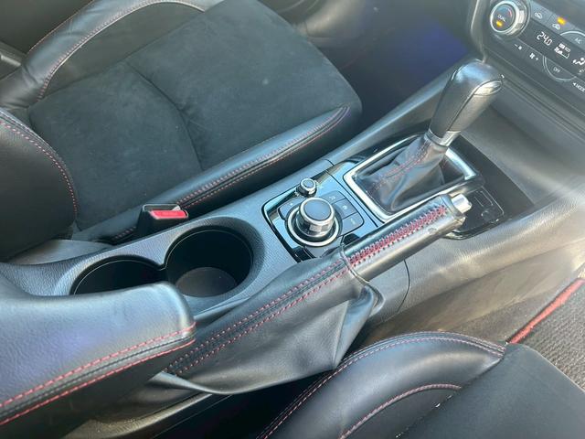 アクセラスポーツ ＸＤ　ＥＴＣ　バックカメラ　ナビ　ＴＶ　オートクルーズコントロール　レーンアシスト　衝突被害軽減システム　アルミホイール　オートライト　ＨＩＤ　サンルーフ　スマートキー　アイドリングストップ　シートヒーター（13枚目）