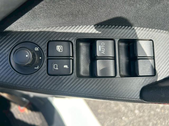 アクセラスポーツ ＸＤ　ＥＴＣ　バックカメラ　ナビ　ＴＶ　オートクルーズコントロール　レーンアシスト　衝突被害軽減システム　アルミホイール　オートライト　ＨＩＤ　サンルーフ　スマートキー　アイドリングストップ　シートヒーター（19枚目）