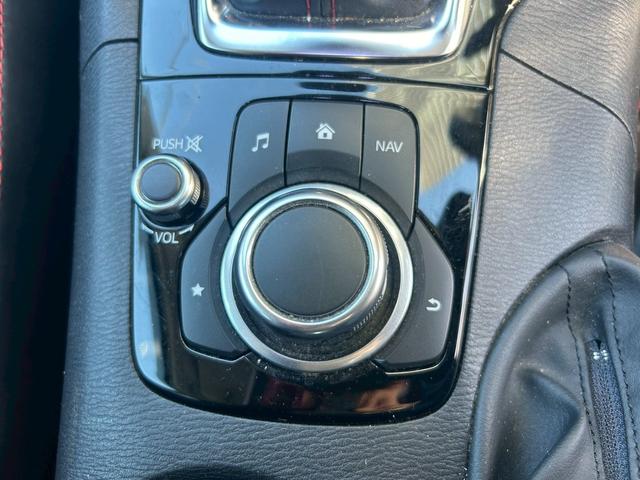 アクセラスポーツ ＸＤ　ＥＴＣ　バックカメラ　ナビ　ＴＶ　オートクルーズコントロール　レーンアシスト　衝突被害軽減システム　アルミホイール　オートライト　ＨＩＤ　サンルーフ　スマートキー　アイドリングストップ　シートヒーター（24枚目）