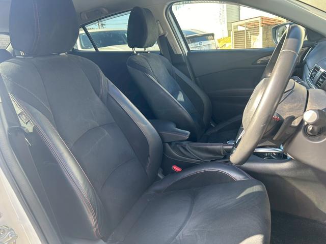 アクセラスポーツ ＸＤ　ＥＴＣ　バックカメラ　ナビ　ＴＶ　オートクルーズコントロール　レーンアシスト　衝突被害軽減システム　アルミホイール　オートライト　ＨＩＤ　サンルーフ　スマートキー　アイドリングストップ　シートヒーター（28枚目）