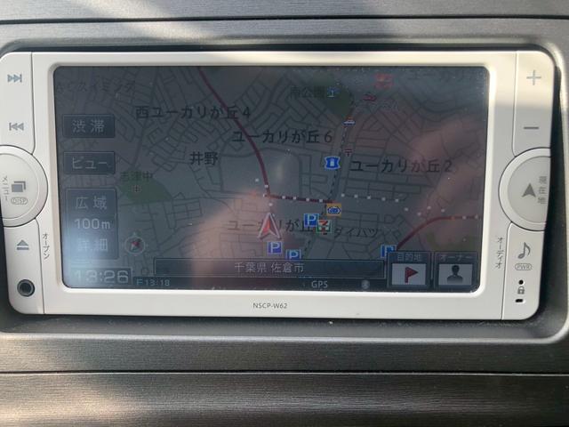 プリウス Ｓ　ドライブレコーダー　ＥＴＣ　ナビ　ＴＶ　アルミホイール　オートライト　ＨＩＤ　スマートキー　電動格納ミラー　ＣＶＴ　盗難防止システム　衝突安全ボディ　ＡＢＳ　ＥＳＣ　Ｂｌｕｅｔｏｏｔｈ　エアコン（3枚目）