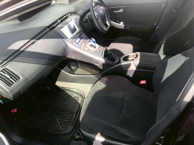 プリウス Ｓ　ドライブレコーダー　ＥＴＣ　ナビ　ＴＶ　アルミホイール　オートライト　ＨＩＤ　スマートキー　電動格納ミラー　ＣＶＴ　盗難防止システム　衝突安全ボディ　ＡＢＳ　ＥＳＣ　Ｂｌｕｅｔｏｏｔｈ　エアコン（14枚目）