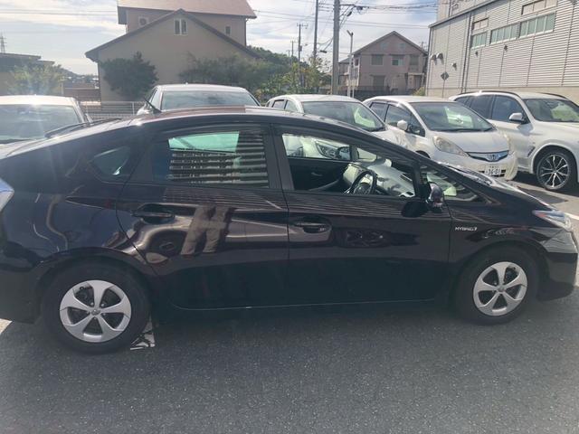 プリウス Ｓ　ドライブレコーダー　ＥＴＣ　ナビ　ＴＶ　アルミホイール　オートライト　ＨＩＤ　スマートキー　電動格納ミラー　ＣＶＴ　盗難防止システム　衝突安全ボディ　ＡＢＳ　ＥＳＣ　Ｂｌｕｅｔｏｏｔｈ　エアコン（16枚目）