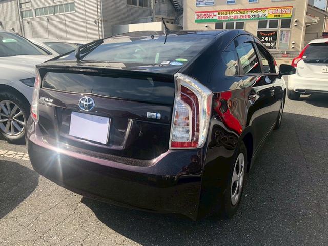 プリウス Ｓ　ドライブレコーダー　ＥＴＣ　ナビ　ＴＶ　アルミホイール　オートライト　ＨＩＤ　スマートキー　電動格納ミラー　ＣＶＴ　盗難防止システム　衝突安全ボディ　ＡＢＳ　ＥＳＣ　Ｂｌｕｅｔｏｏｔｈ　エアコン（17枚目）
