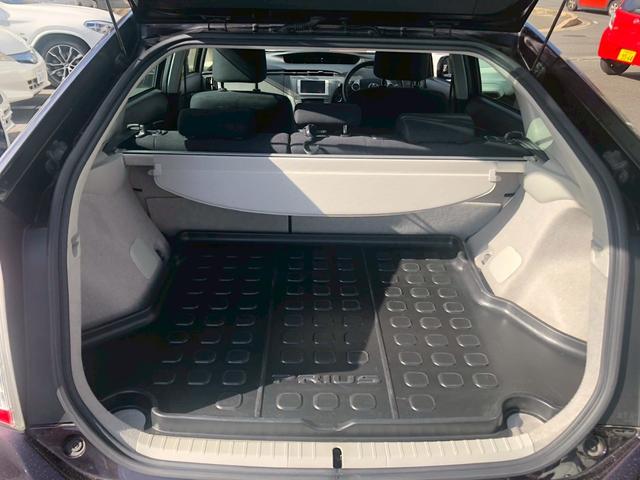 プリウス Ｓ　ドライブレコーダー　ＥＴＣ　ナビ　ＴＶ　アルミホイール　オートライト　ＨＩＤ　スマートキー　電動格納ミラー　ＣＶＴ　盗難防止システム　衝突安全ボディ　ＡＢＳ　ＥＳＣ　Ｂｌｕｅｔｏｏｔｈ　エアコン（19枚目）