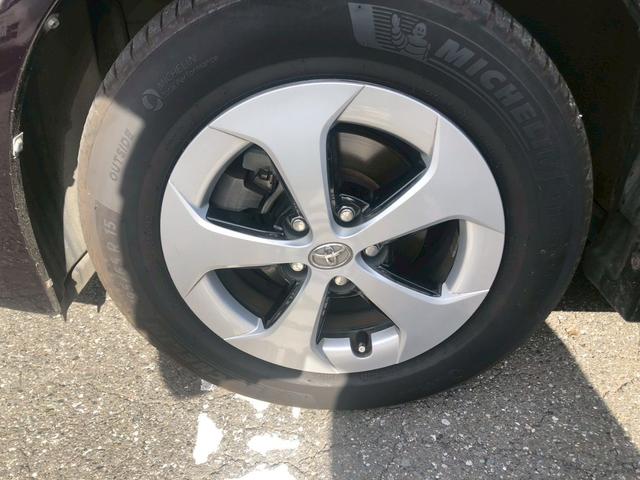 プリウス Ｓ　ドライブレコーダー　ＥＴＣ　ナビ　ＴＶ　アルミホイール　オートライト　ＨＩＤ　スマートキー　電動格納ミラー　ＣＶＴ　盗難防止システム　衝突安全ボディ　ＡＢＳ　ＥＳＣ　Ｂｌｕｅｔｏｏｔｈ　エアコン（20枚目）