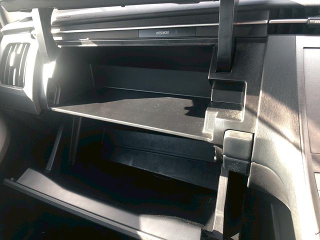 プリウス Ｓ　ドライブレコーダー　ＥＴＣ　ナビ　ＴＶ　アルミホイール　オートライト　ＨＩＤ　スマートキー　電動格納ミラー　ＣＶＴ　盗難防止システム　衝突安全ボディ　ＡＢＳ　ＥＳＣ　Ｂｌｕｅｔｏｏｔｈ　エアコン（21枚目）