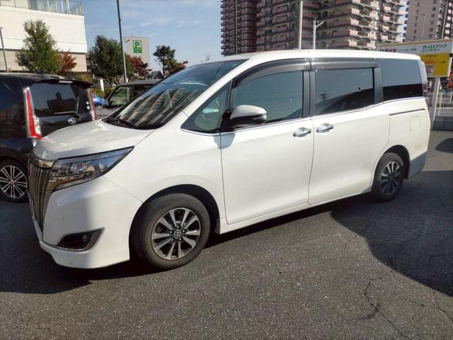 エスクァイア Ｇｉ　プレミアムパッケージ　ブラックテーラード　ＥＴＣ　バックカメラ　ナビ　ＴＶ　クリアランスソナー　オートクルーズコントロール　レーンアシスト　衝突被害軽減システム　両側電動スライドドア　オートマチックハイビーム　ＬＥＤヘッドランプ　スマートキー（2枚目）