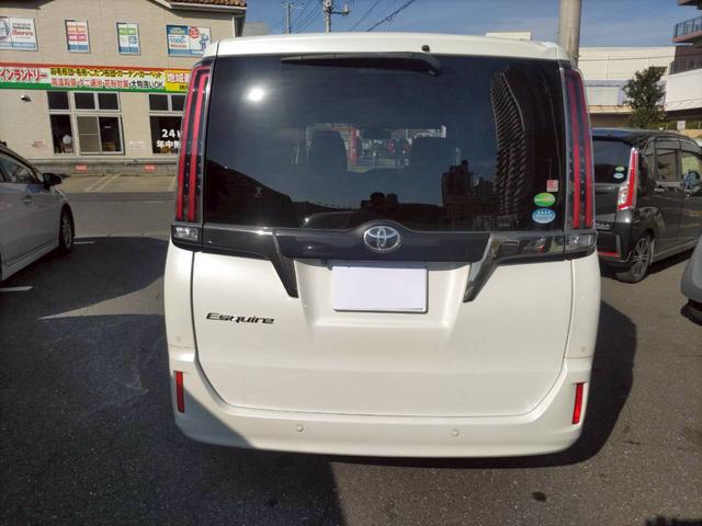 エスクァイア Ｇｉ　プレミアムパッケージ　ブラックテーラード　ＥＴＣ　バックカメラ　ナビ　ＴＶ　クリアランスソナー　オートクルーズコントロール　レーンアシスト　衝突被害軽減システム　両側電動スライドドア　オートマチックハイビーム　ＬＥＤヘッドランプ　スマートキー（3枚目）