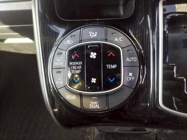 エスクァイア Ｇｉ　プレミアムパッケージ　ブラックテーラード　ＥＴＣ　バックカメラ　ナビ　ＴＶ　クリアランスソナー　オートクルーズコントロール　レーンアシスト　衝突被害軽減システム　両側電動スライドドア　オートマチックハイビーム　ＬＥＤヘッドランプ　スマートキー（12枚目）