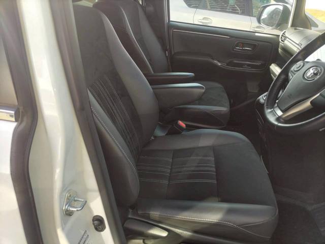 エスクァイア Ｇｉ　プレミアムパッケージ　ブラックテーラード　ＥＴＣ　バックカメラ　ナビ　ＴＶ　クリアランスソナー　オートクルーズコントロール　レーンアシスト　衝突被害軽減システム　両側電動スライドドア　オートマチックハイビーム　ＬＥＤヘッドランプ　スマートキー（22枚目）