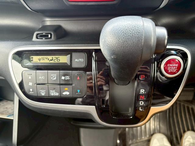 Ｎ－ＢＯＸ Ｇ　ＳＳパッケージ　ドライブレコーダー　ＥＴＣ　バックカメラ　両側電動スライドドア　ナビ　ＴＶ　ＨＩＤ　スマートキー　アイドリングストップ　シートヒーター　ベンチシート　ＣＶＴ　盗難防止システム　ＡＢＳ　ＥＳＣ（8枚目）