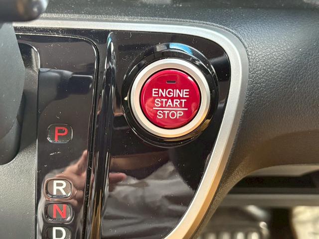 Ｎ－ＢＯＸ Ｇ　ＳＳパッケージ　ドライブレコーダー　ＥＴＣ　バックカメラ　両側電動スライドドア　ナビ　ＴＶ　ＨＩＤ　スマートキー　アイドリングストップ　シートヒーター　ベンチシート　ＣＶＴ　盗難防止システム　ＡＢＳ　ＥＳＣ（9枚目）