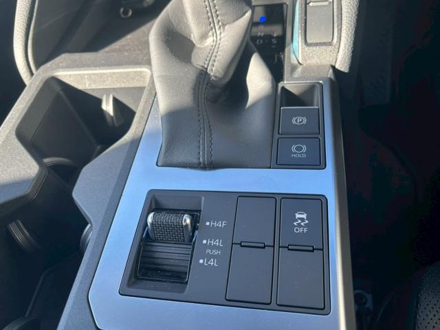 ランドクルーザー250 VX 4WD 全周囲カメラ クリアランスソナー オートクルーズコントロール レーンアシスト パワーシート 衝突被害軽減システム サンルーフ オートマチックハイビーム オートライト LEDヘッドランプ(26枚目)