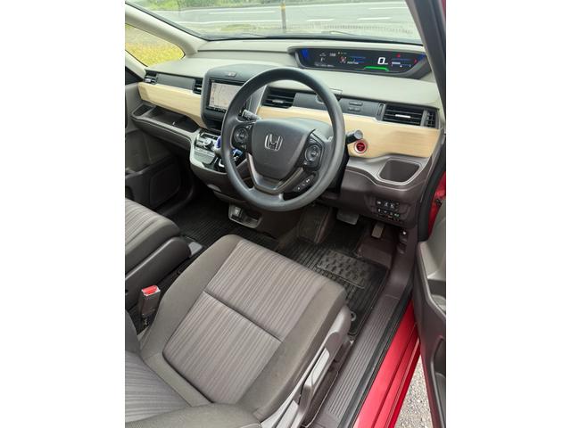 フリードハイブリッド ハイブリッド・Gホンダセンシング 両面パワースライド プッシュスタートLEDヘッドライト クローズコントロール(13枚目)