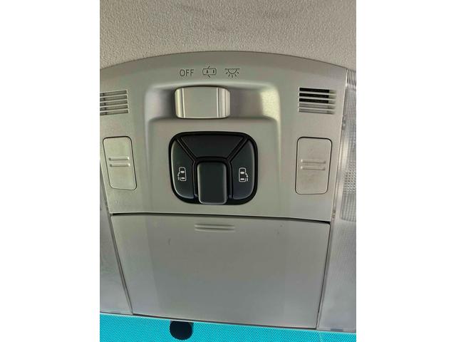 ヴェルファイア ２．４Ｚ　クリアランスソナー　ＨＩＤ　スマートキー　電動格納ミラー　後席モニター　３列シート　ＣＶＴ　アルミホイール　盗難防止システム　衝突安全ボディ　ＡＢＳ　ＥＳＣ　エアコン　パワーステアリング（6枚目）