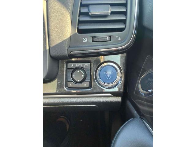 クラウンハイブリッド アスリートＳ　クリアランスソナー　オートクルーズコントロール　ＴＶ　アルミホイール　ＨＩＤ　ＣＶＴ　スマートキー　電動格納ミラー　盗難防止システム　パワーシート　衝突安全ボディ　ＡＢＳ　ＥＳＣ　エアコン（4枚目）
