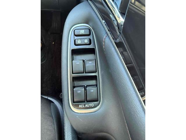 クラウンハイブリッド アスリートＳ　クリアランスソナー　オートクルーズコントロール　ＴＶ　アルミホイール　ＨＩＤ　ＣＶＴ　スマートキー　電動格納ミラー　盗難防止システム　パワーシート　衝突安全ボディ　ＡＢＳ　ＥＳＣ　エアコン（5枚目）