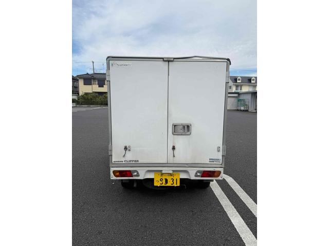 クリッパートラック  軽トラック CVT エアコン 運転席エアバッグ(8枚目)