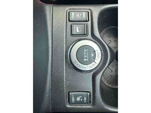 エクストレイル 　４ＷＤ　クリアランスソナー　電動リアゲート　アルミホイール　アイドリングストップ　シートヒーター　ＥＳＣ　エアコン　パワーステアリング　パワーウィンドウ　運転席エアバッグ　助手席エアバッグ（4枚目）