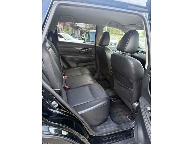 エクストレイル 　４ＷＤ　クリアランスソナー　電動リアゲート　アルミホイール　アイドリングストップ　シートヒーター　ＥＳＣ　エアコン　パワーステアリング　パワーウィンドウ　運転席エアバッグ　助手席エアバッグ（6枚目）