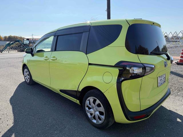 シエンタ ハイブリッドＧ　ＴＶ　レーンアシスト　衝突被害軽減システム　両側電動スライドドア　オートマチックハイビーム　スマートキー　アイドリングストップ　３列シート　ウォークスルー　ＣＶＴ　盗難防止システム　衝突安全ボディ（9枚目）