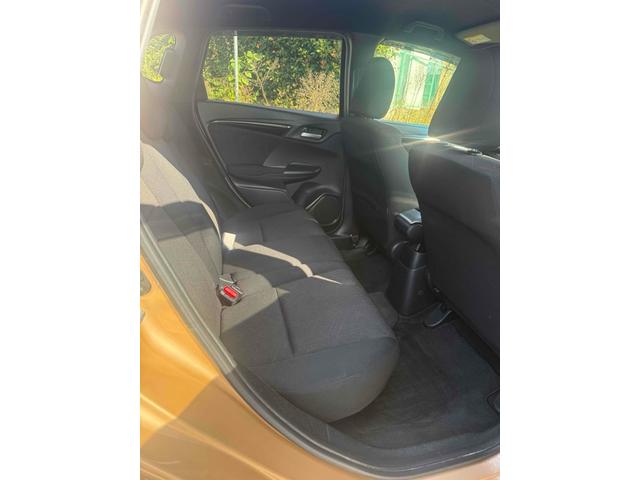 フィットハイブリッド Ｓパッケージ　ハイブリッド　ナビ　ＴＶ　オートクルーズコントロール　オートライト　ＬＥＤヘッドランプ　スマートキー　電動格納ミラー　ＡＴ　盗難防止システム　衝突安全ボディ　アルミホイール　ＡＢＳ　ＥＳＣ　エアコン（7枚目）