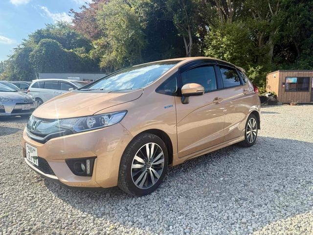 フィットハイブリッド Ｓパッケージ　ハイブリッド　ナビ　ＴＶ　オートクルーズコントロール　オートライト　ＬＥＤヘッドランプ　スマートキー　電動格納ミラー　ＡＴ　盗難防止システム　衝突安全ボディ　アルミホイール　ＡＢＳ　ＥＳＣ　エアコン（8枚目）